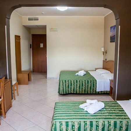 Hotel San Giorgio Сан-Нікола-Арчелла Екстер'єр фото